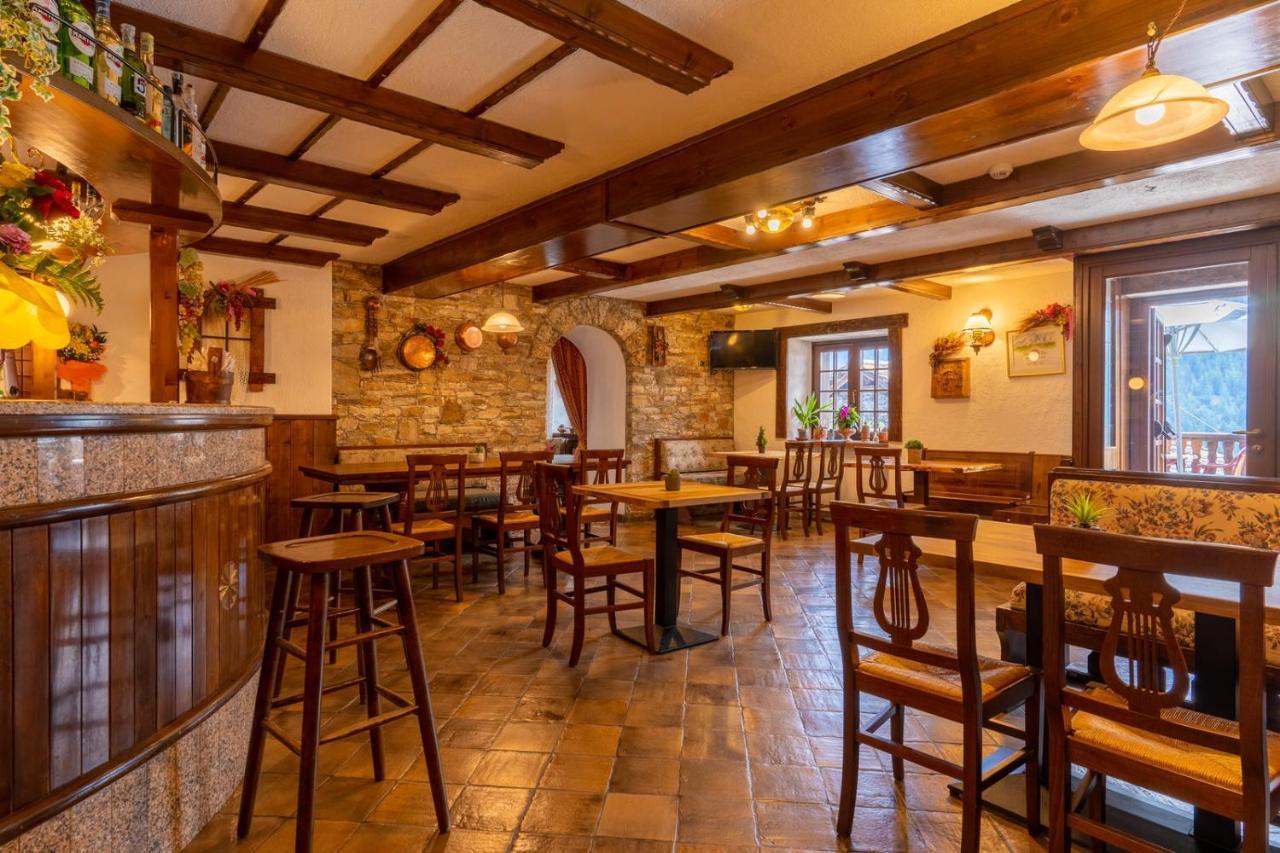 Hotel Des Alpes Saint-Rhemy-En-Bosses Dış mekan fotoğraf