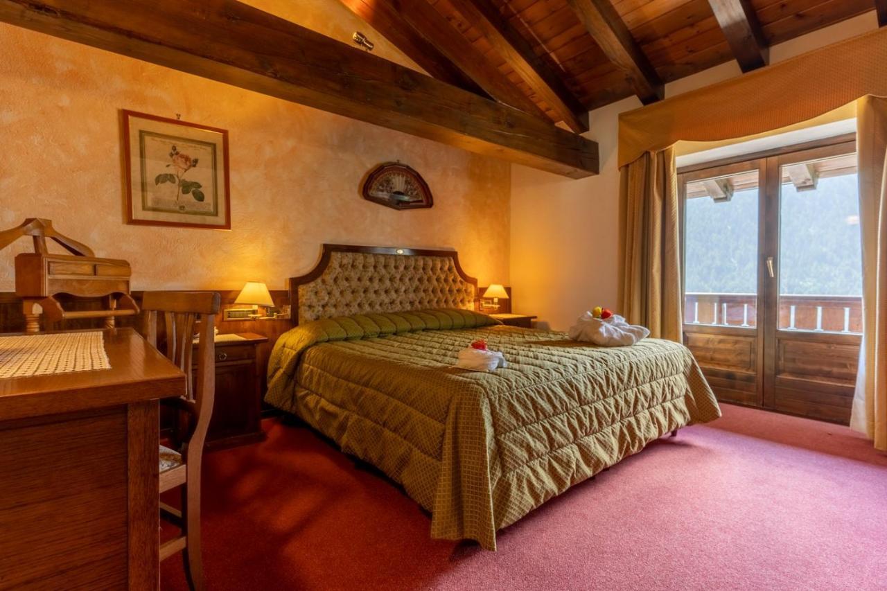 Hotel Des Alpes Saint-Rhemy-En-Bosses Dış mekan fotoğraf