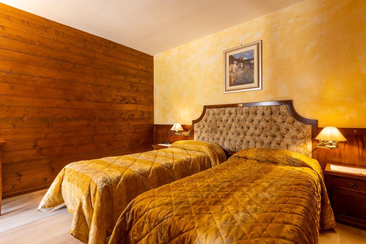 Hotel Des Alpes Saint-Rhemy-En-Bosses Dış mekan fotoğraf