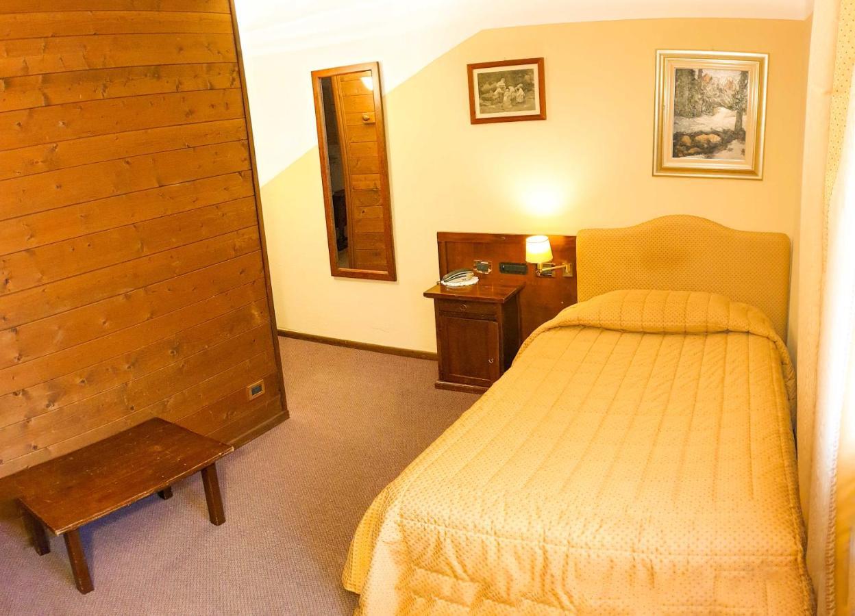 Hotel Des Alpes Saint-Rhemy-En-Bosses Dış mekan fotoğraf